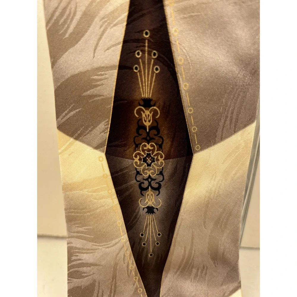 Gasparo Mens Silk Tie Brown Champagne Geometric Filigree Crest‎ Handmade Korea